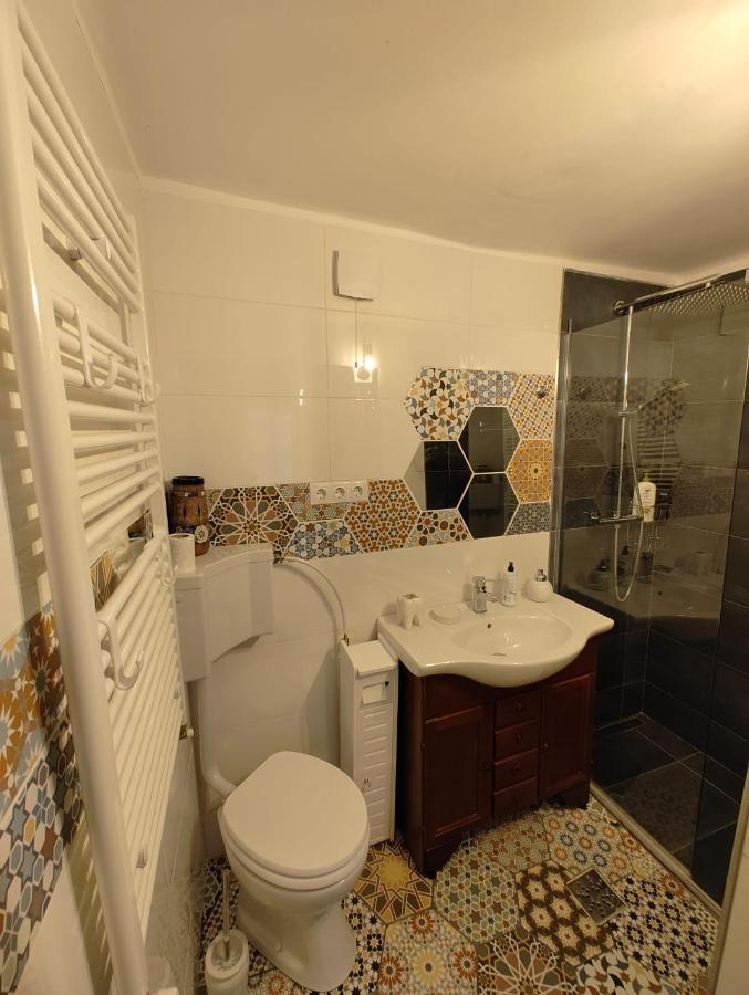 Catalin Hotel *