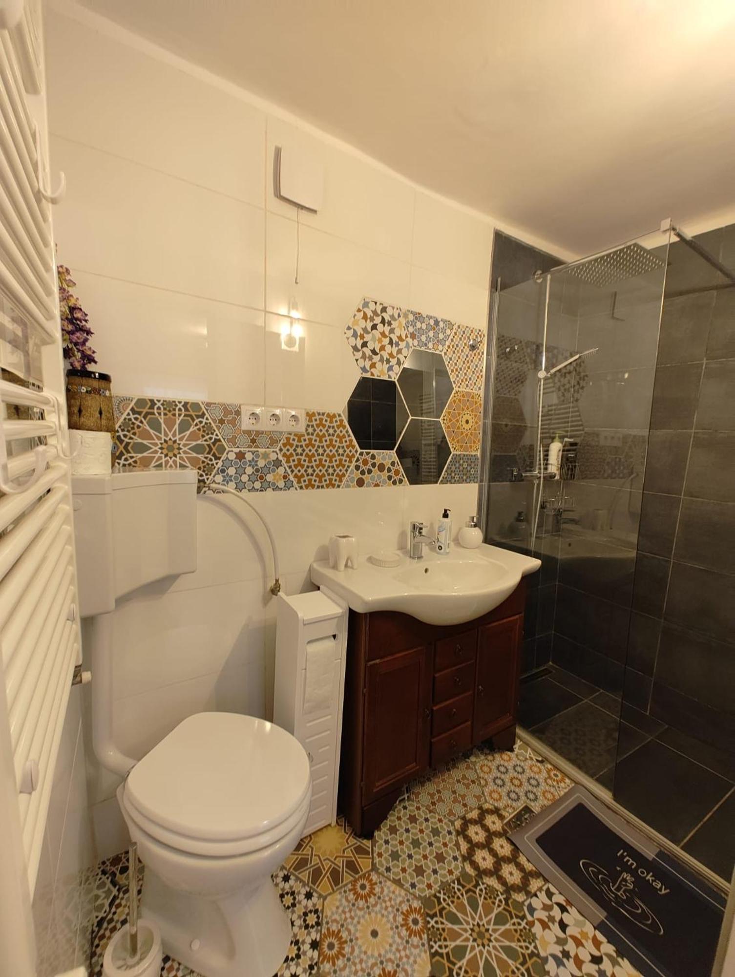 Catalin Hotel